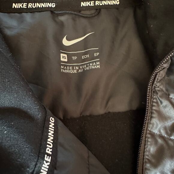 Nike Essential Puffer-Panel Running Jacket women’s black XS asymmetrical zip up - Picture 6 of 6